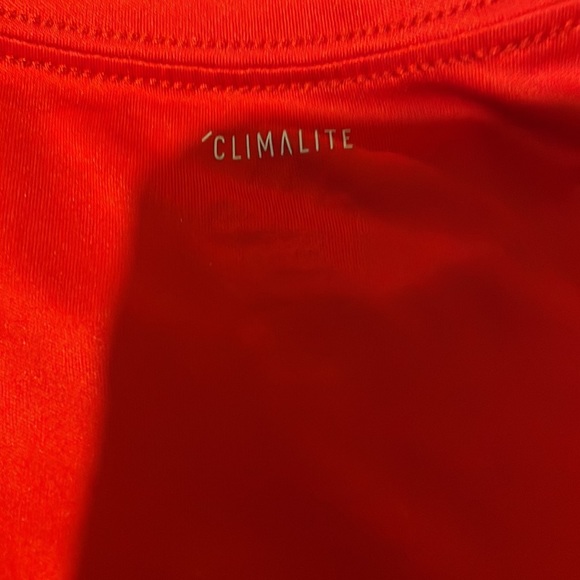 Medium youth adidas shirt - Picture 3 of 4